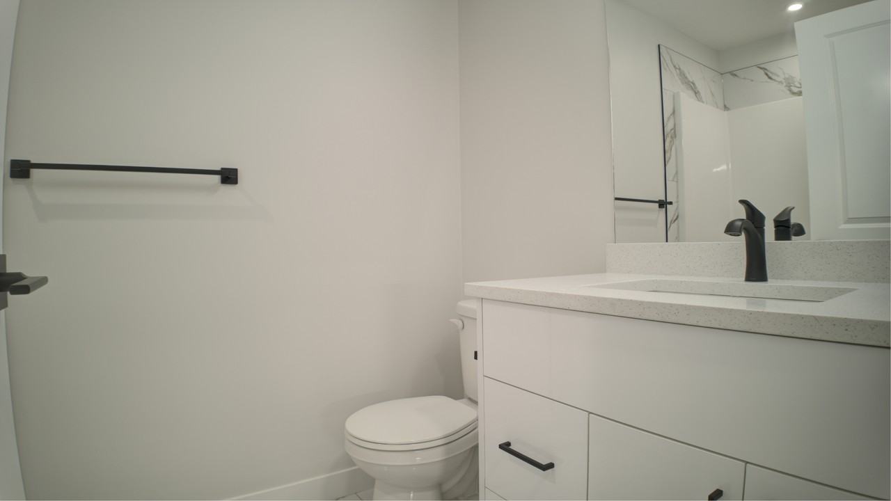 10240 157 St Nw - Photo 7 of 18