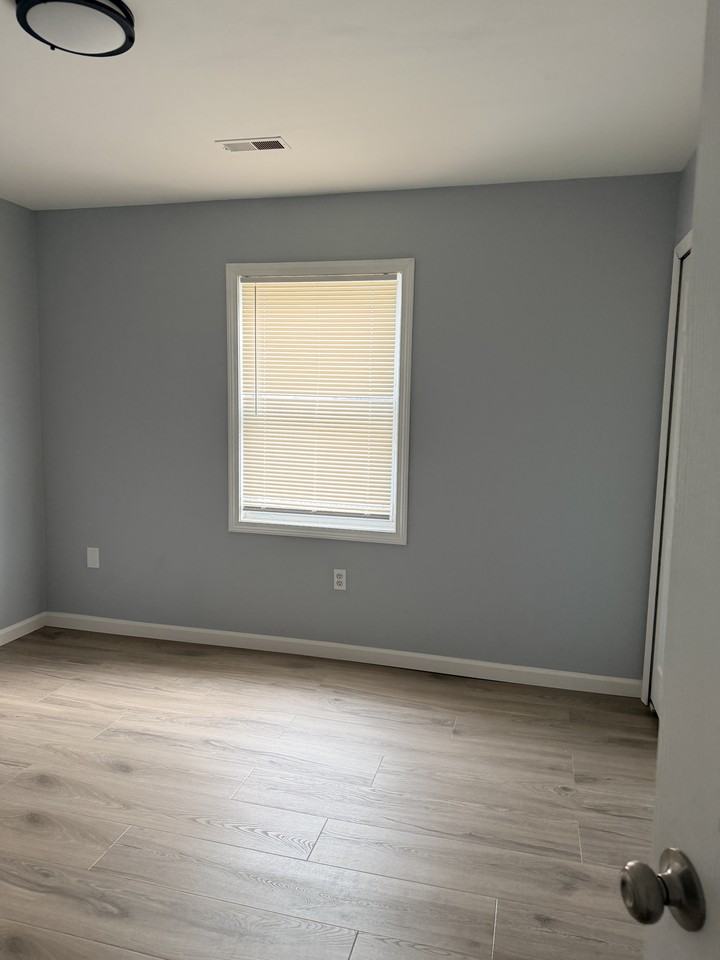 23812 Columbus Ave #1 - Photo 5 of 11