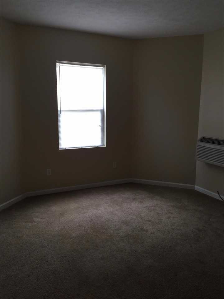 617 15th St #2 - Photo 3 of 10