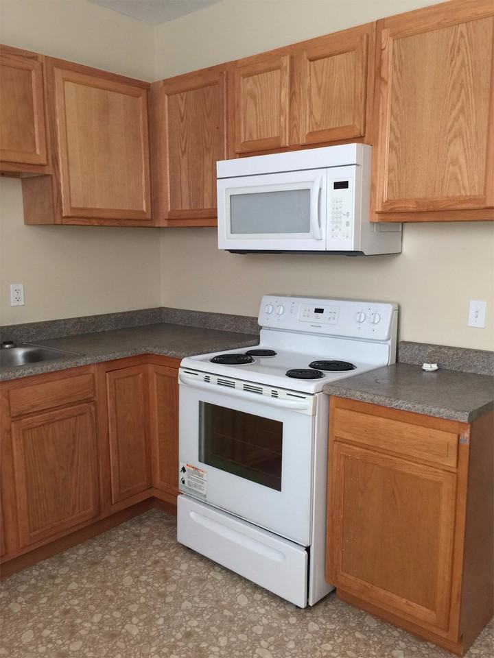 617 15th St #2 - Photo 5 of 10