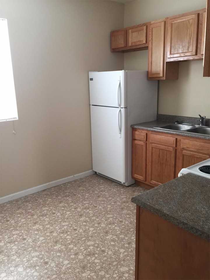 617 15th St #2 - Photo 6 of 10