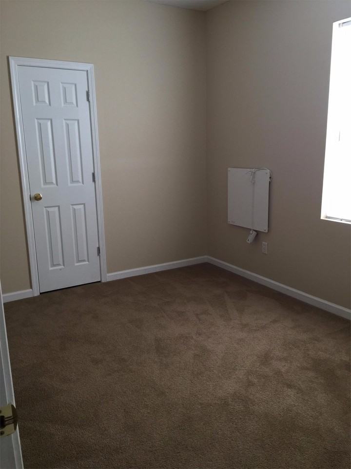 617 15th St #2 - Photo 7 of 10