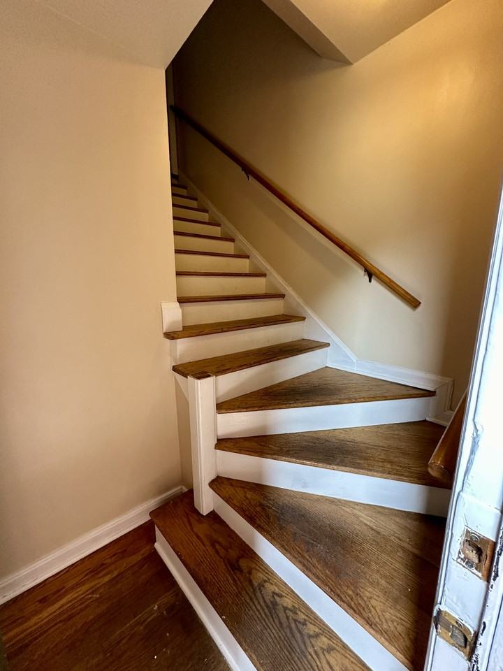 946 12th Ave - Photo 2 of 14