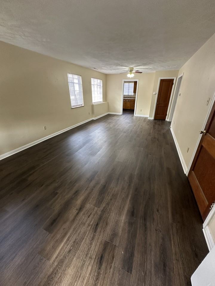 946 12th Ave - Photo 3 of 14