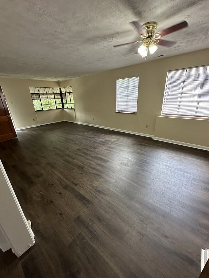 946 12th Ave - Photo 5 of 14