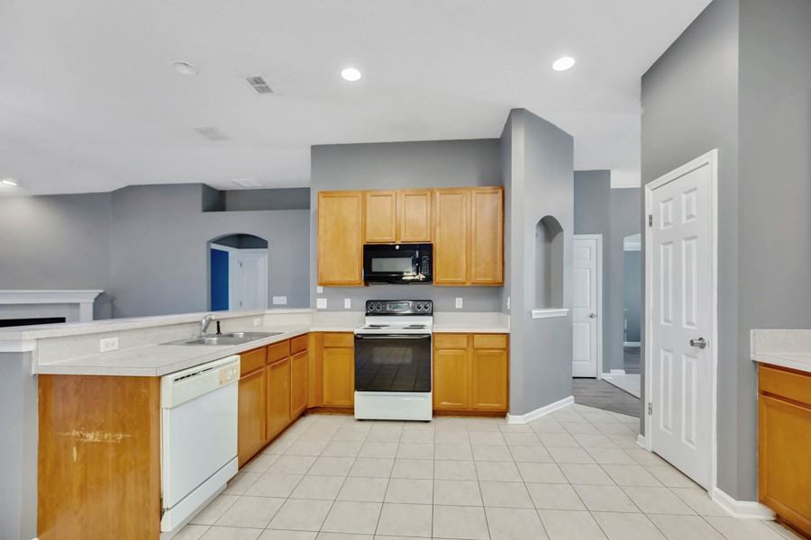 10068 Garden Lake Ct #1 - Photo 2 of 21