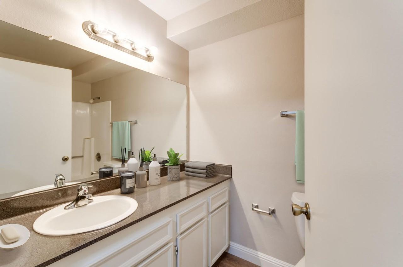 Hardy Apartments - Photo 5 of 30