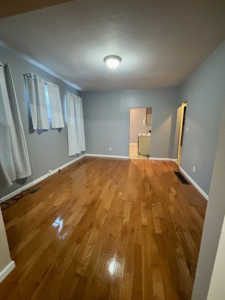 312 6th Ave W #2 - Photo 4 of 20