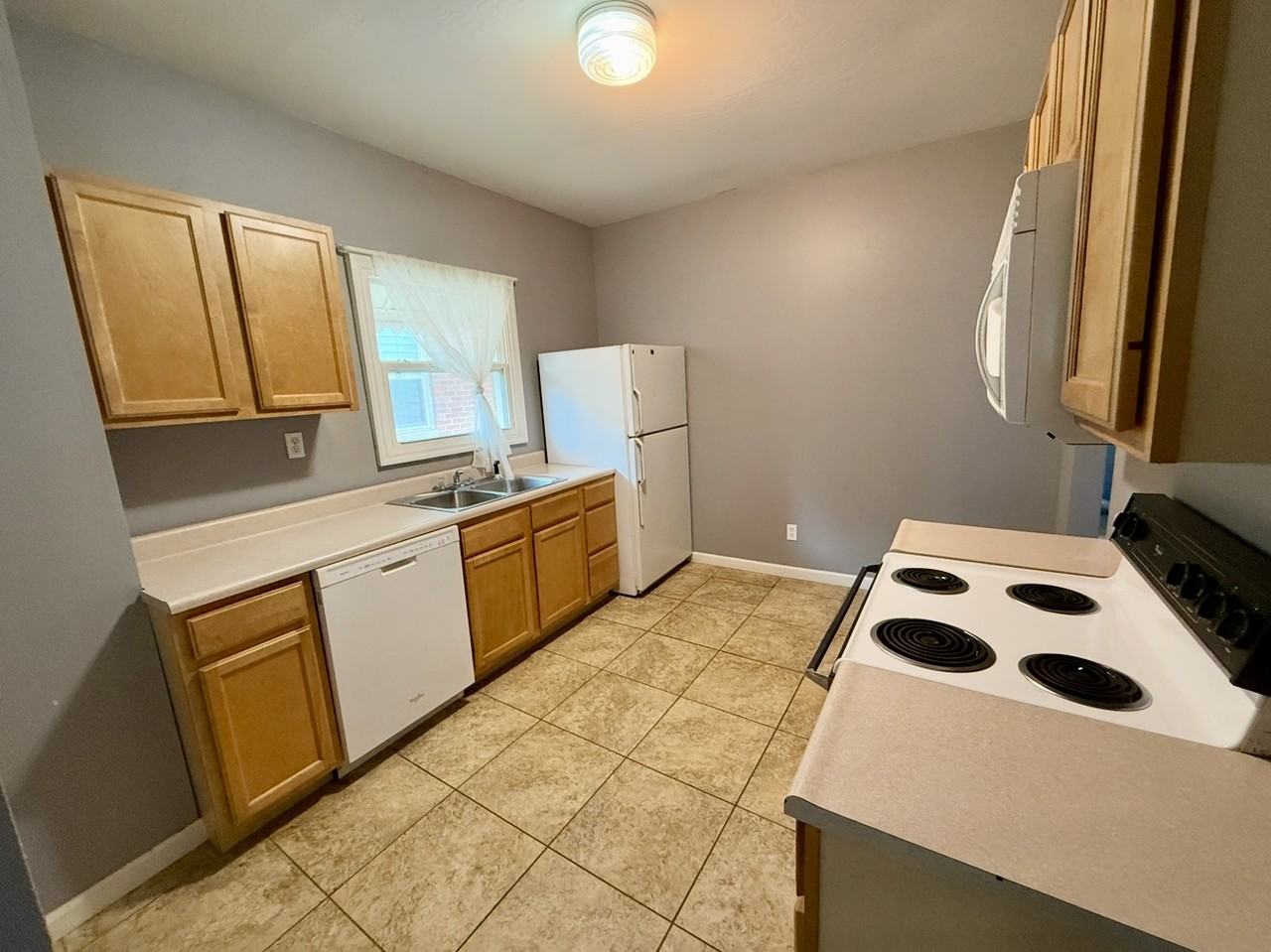 312 6th Ave W #2 - Photo 6 of 20