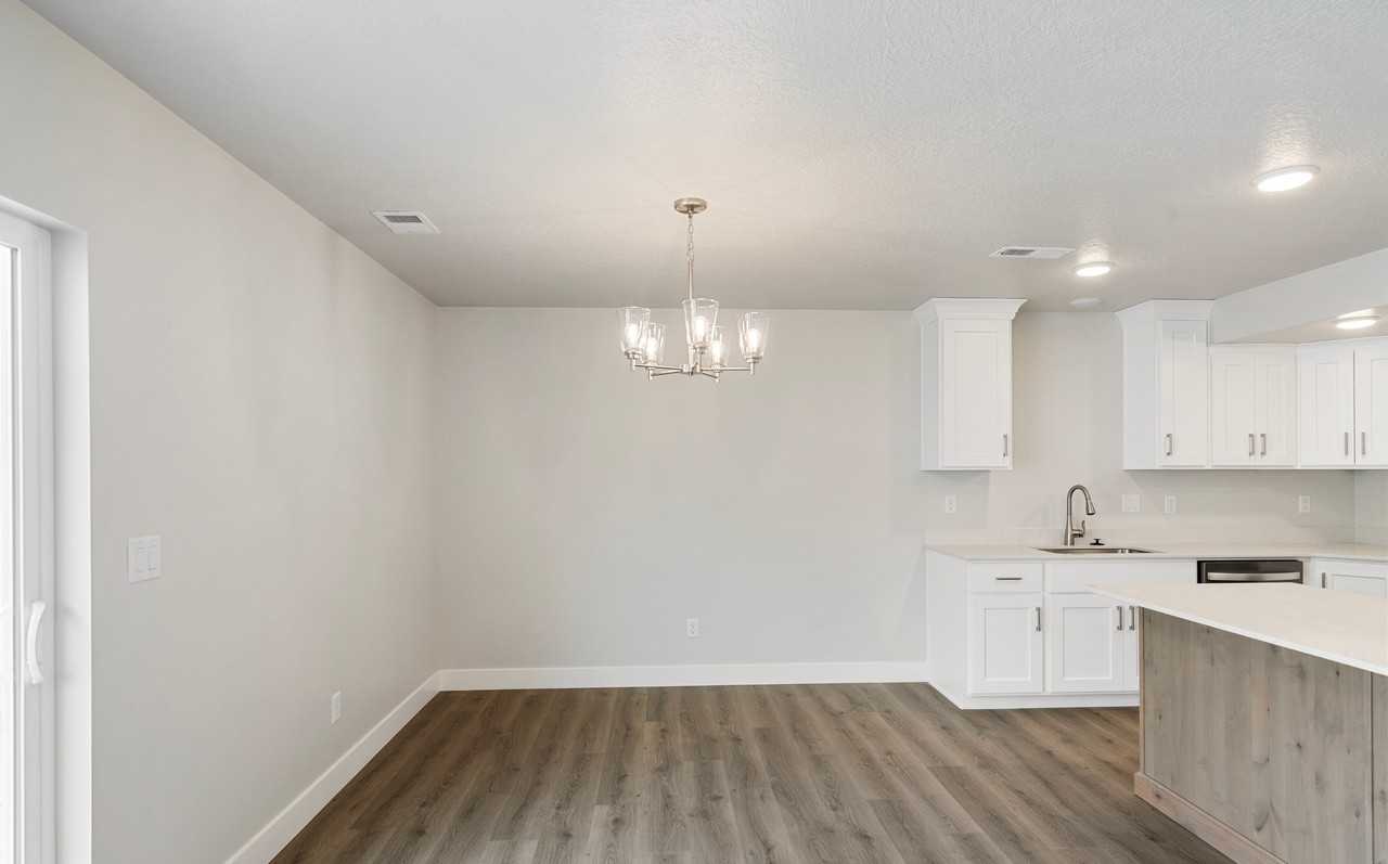 937 N 215 W #1 - Photo 5 of 25