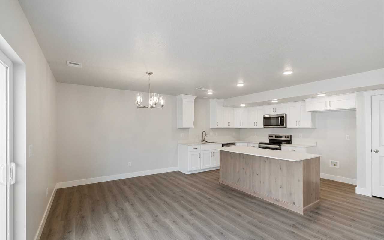 937 N 215 W #1 - Photo 6 of 25