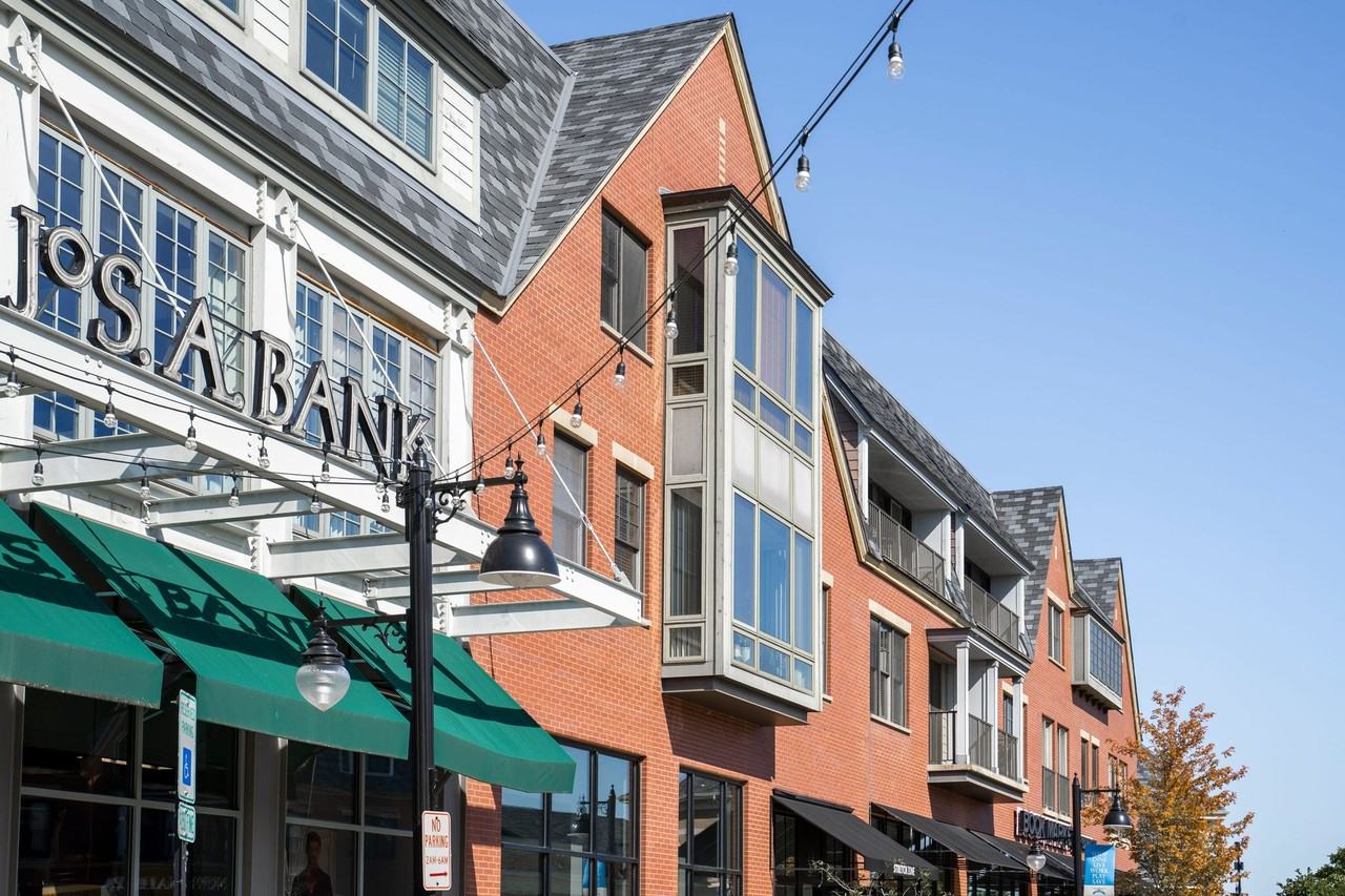 The Residence at the Glen Town Center - Photo 2 of 40