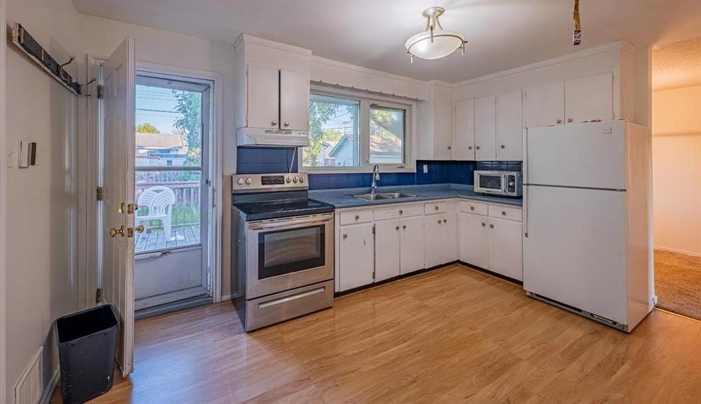 10 Bayfield Ave - Photo 4 of 34