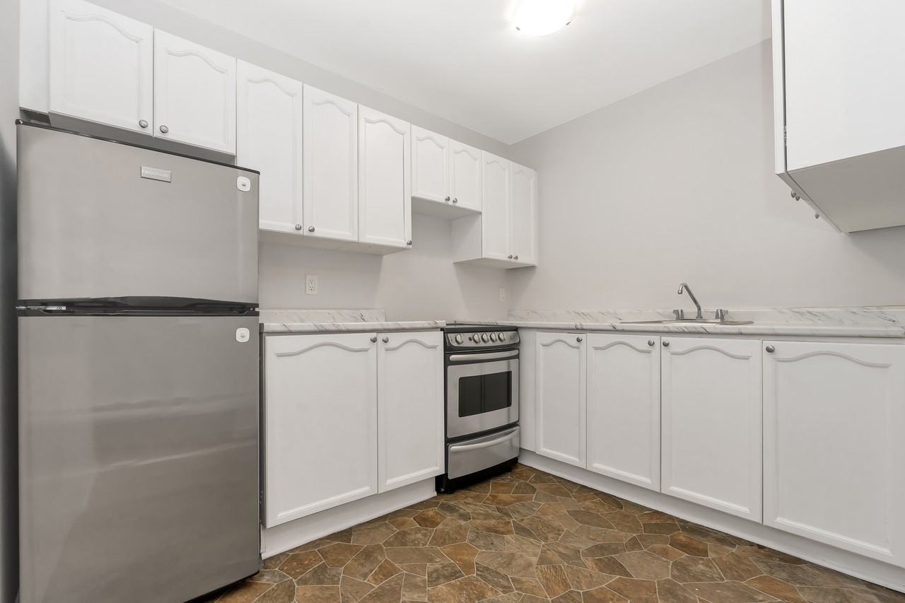 12 Colborne St E, Orillia, ON L3V 1T3, Canada - Photo 5 of 16