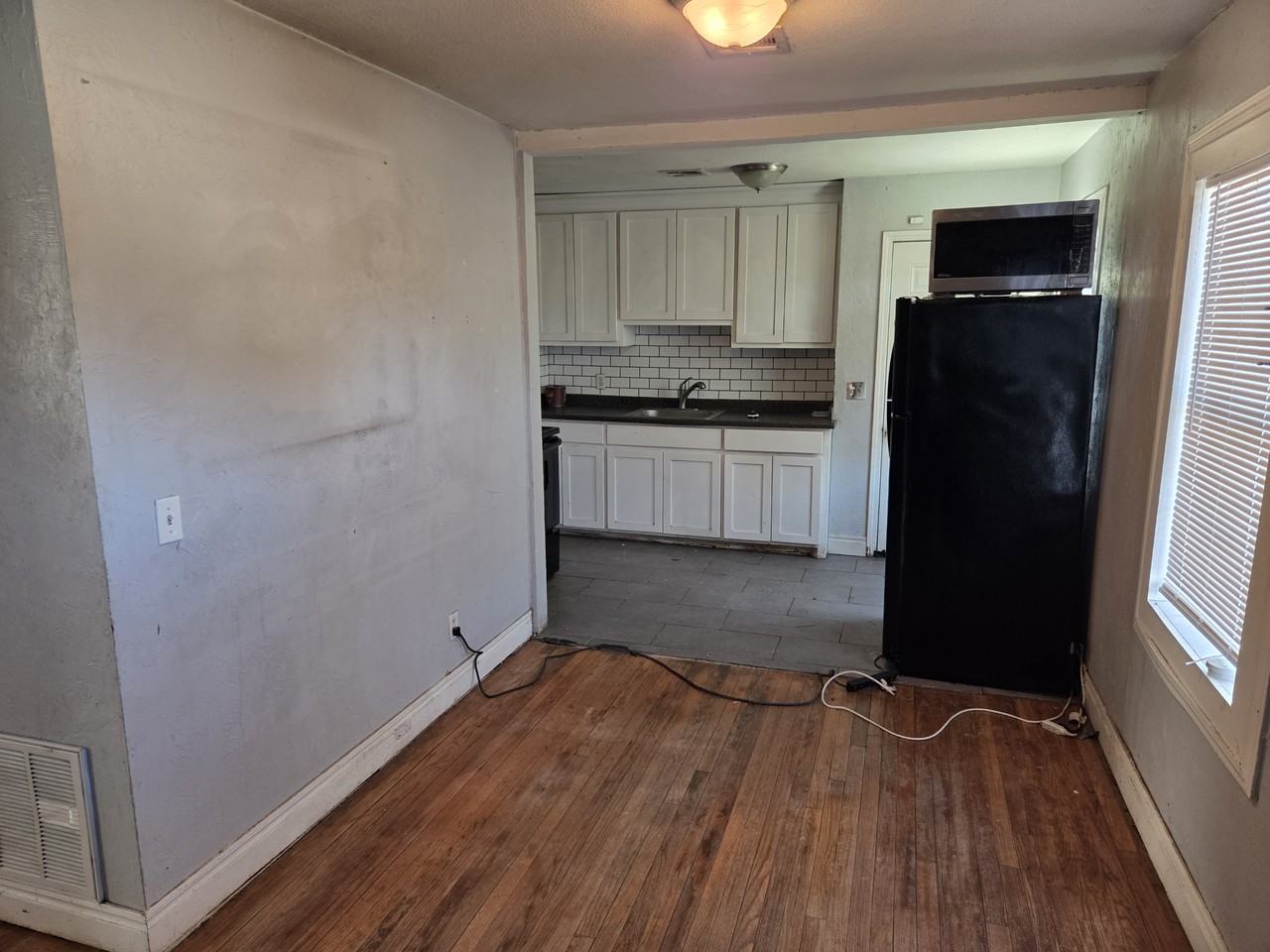 3100 Nw 33rd St #1 - Photo 3 of 14