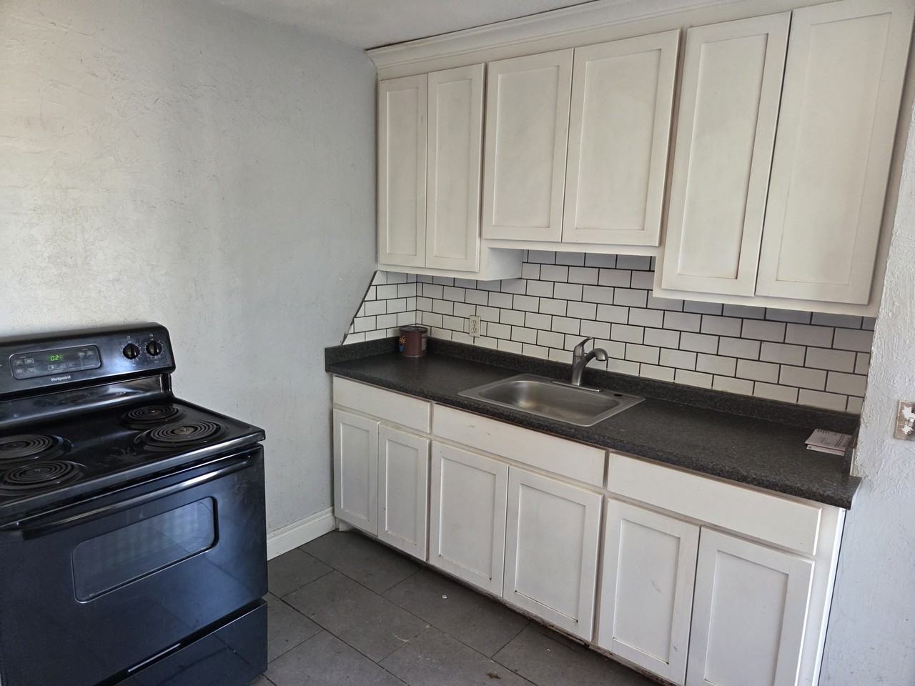 3100 Nw 33rd St #1 - Photo 4 of 14