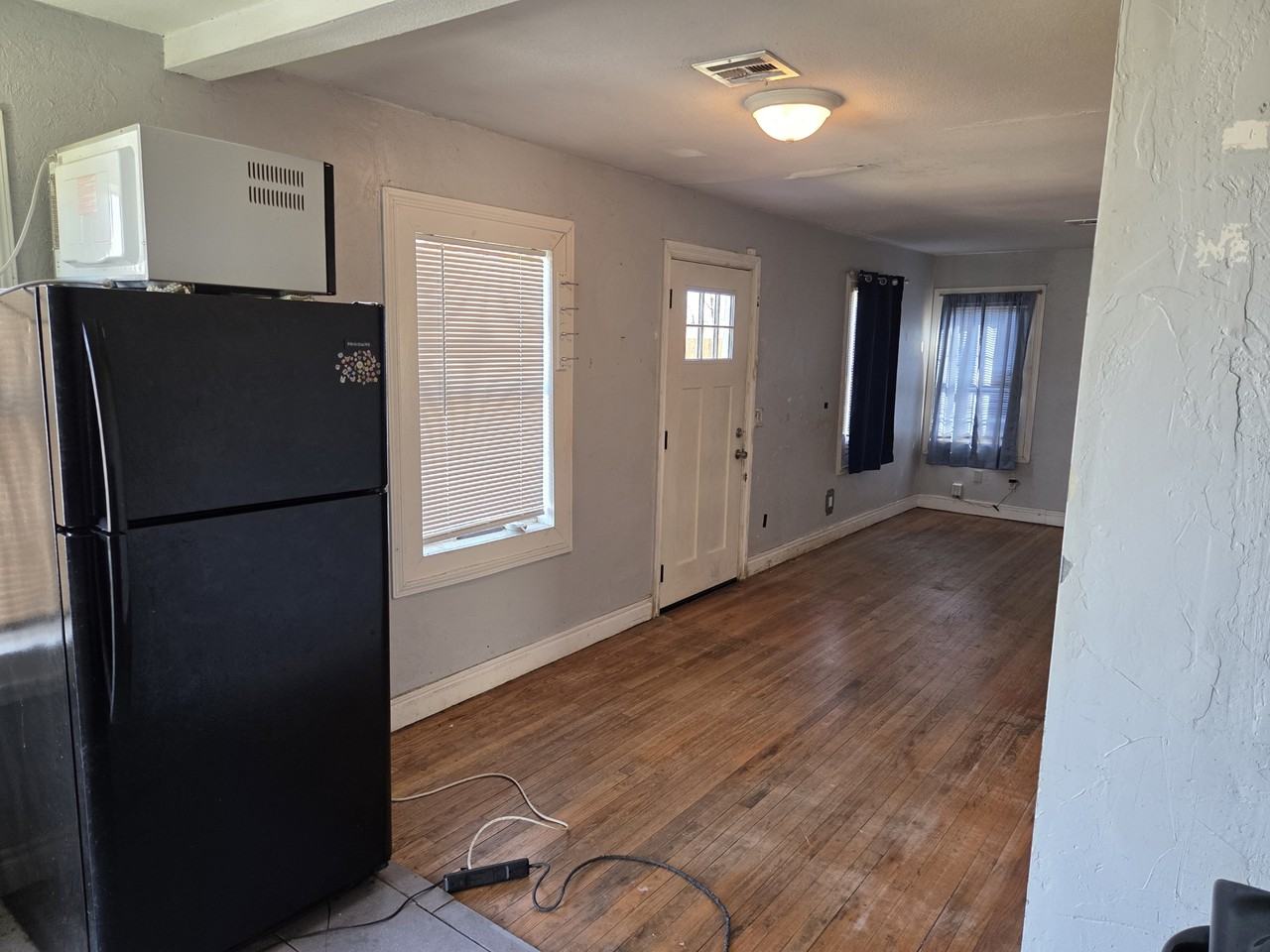 3100 Nw 33rd St #1 - Photo 5 of 14