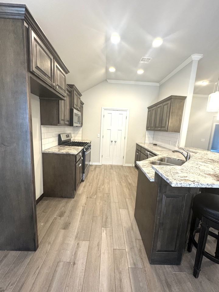 9009 Yassir Blvd #1 - Photo 7 of 20