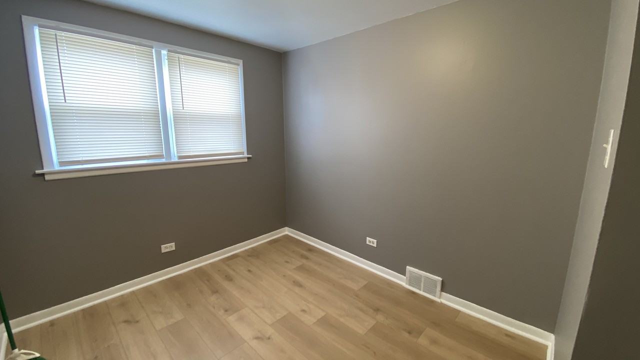 9053 S Aberdeen St #1 - Photo 7 of 12