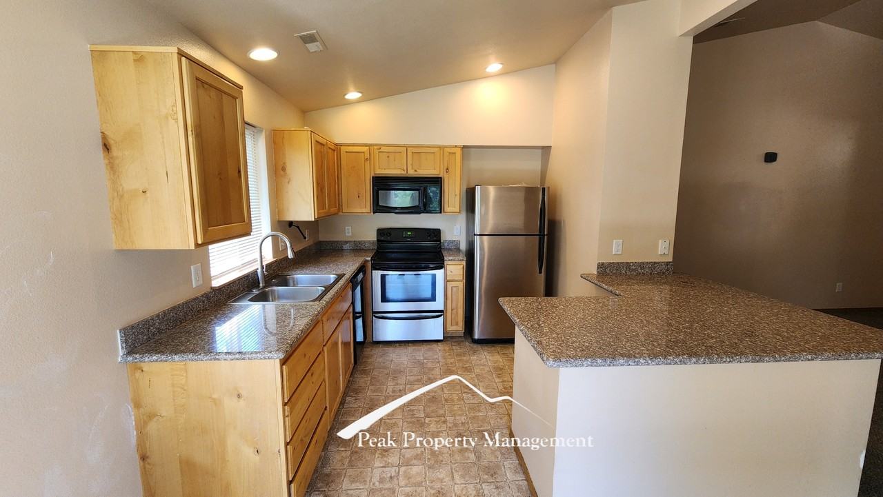 219 Ascent Ct #B - Photo 5 of 11