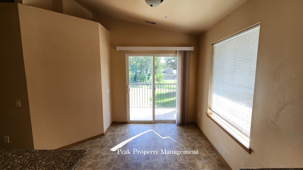 219 Ascent Ct #B - Photo 7 of 11