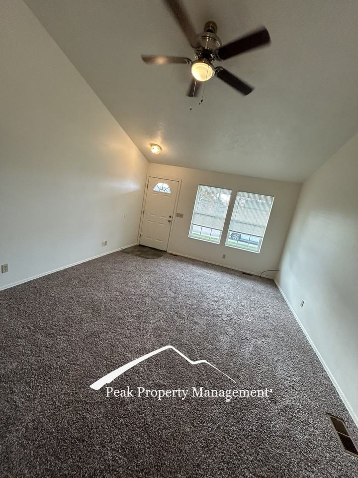 10th Ave N #129 - Photo 4 of 8