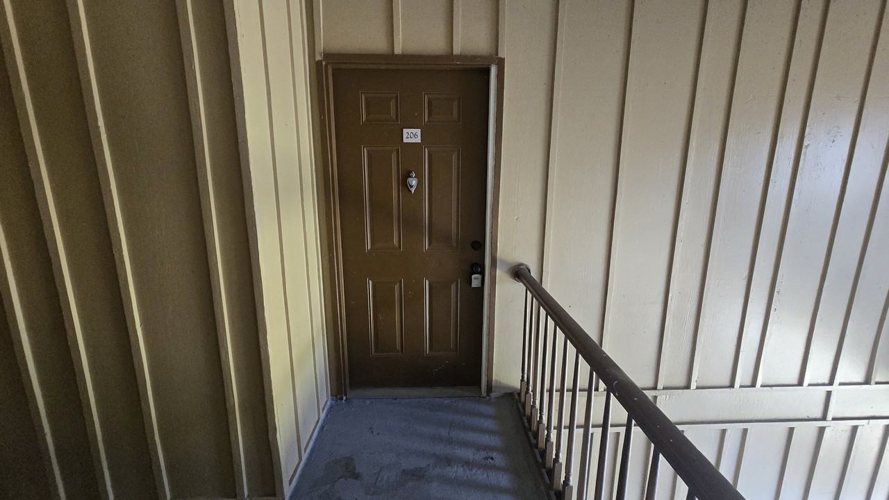 492 Banyon Tree Cir #1 - Photo 3 of 28