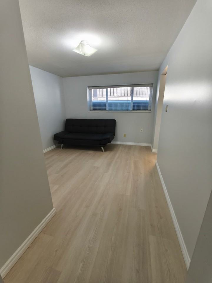 6168 Rupert St - Photo 7 of 10