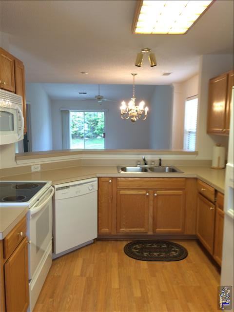 144 Huntington Cir #1 - Photo 3 of 10