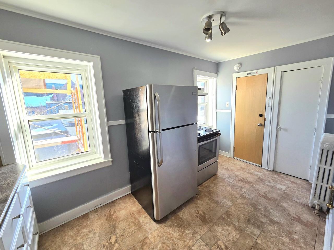 80 Princess St #10 - Photo 2 of 13