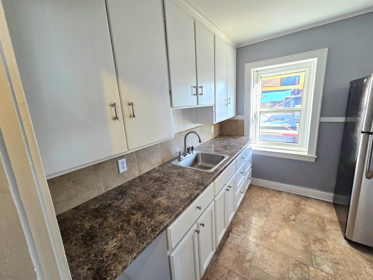 80 Princess St #10 - Photo 3 of 13