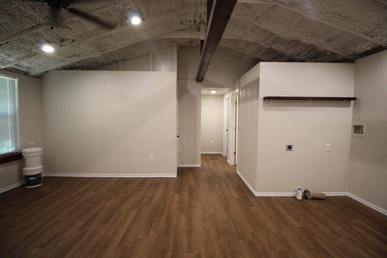 213 N Waldrip St #1 - Photo 2 of 26