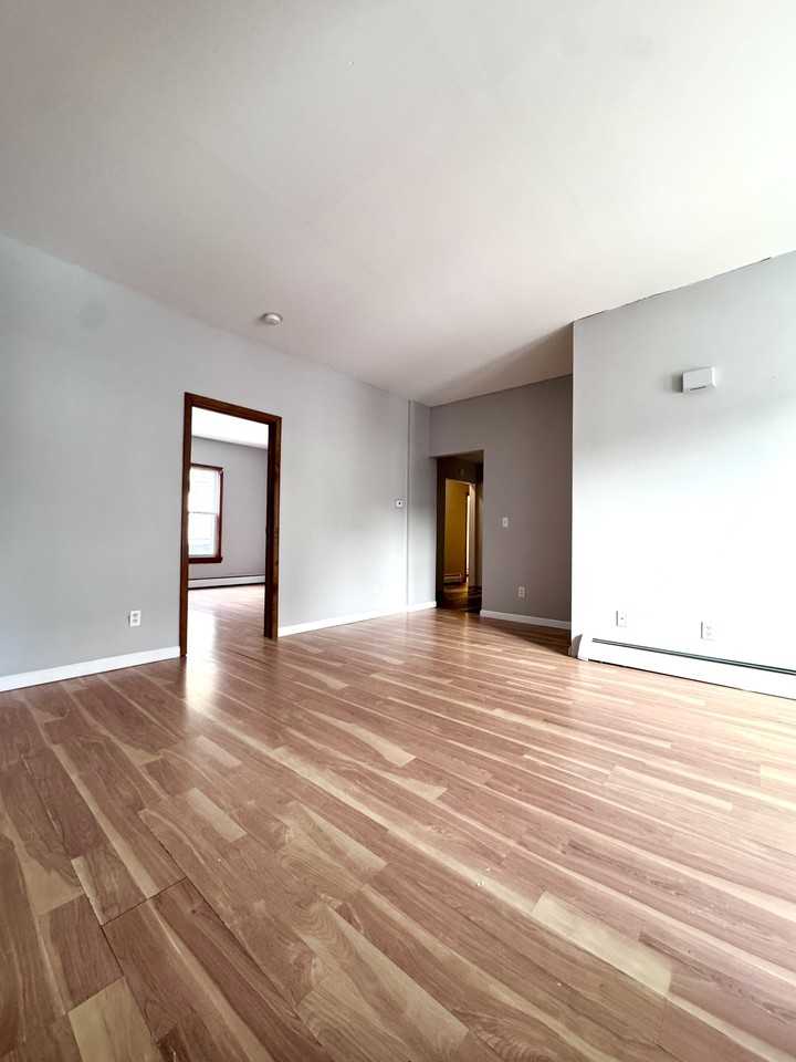 336 East Street - 4 #4 - Photo 4 of 13