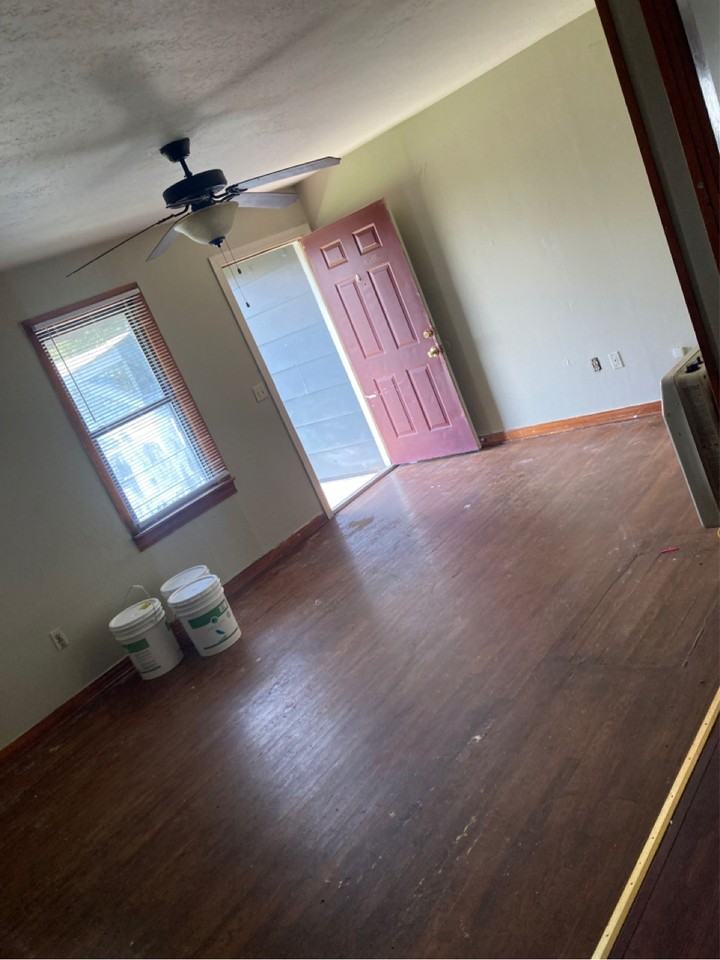 912 N C St #1 - Photo 2 of 10