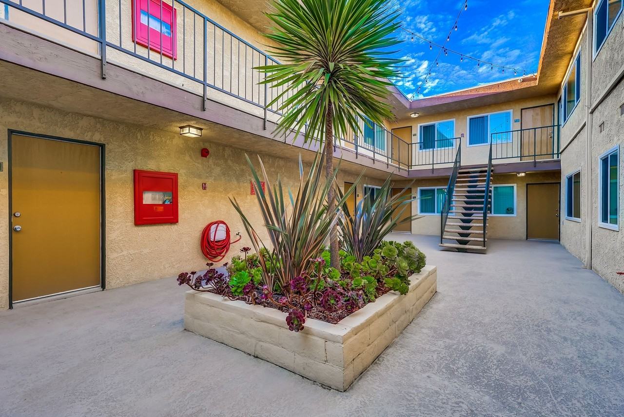 Palms Apartments - Photo 3 of 15