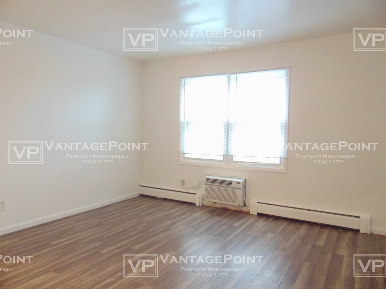 1220 S Erie St #9 - Photo 3 of 10