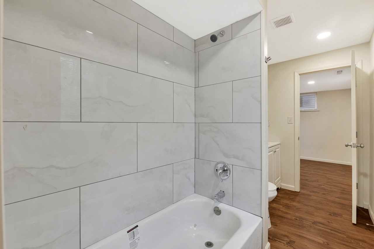 311 N 9th St #1 - Photo 3 of 13