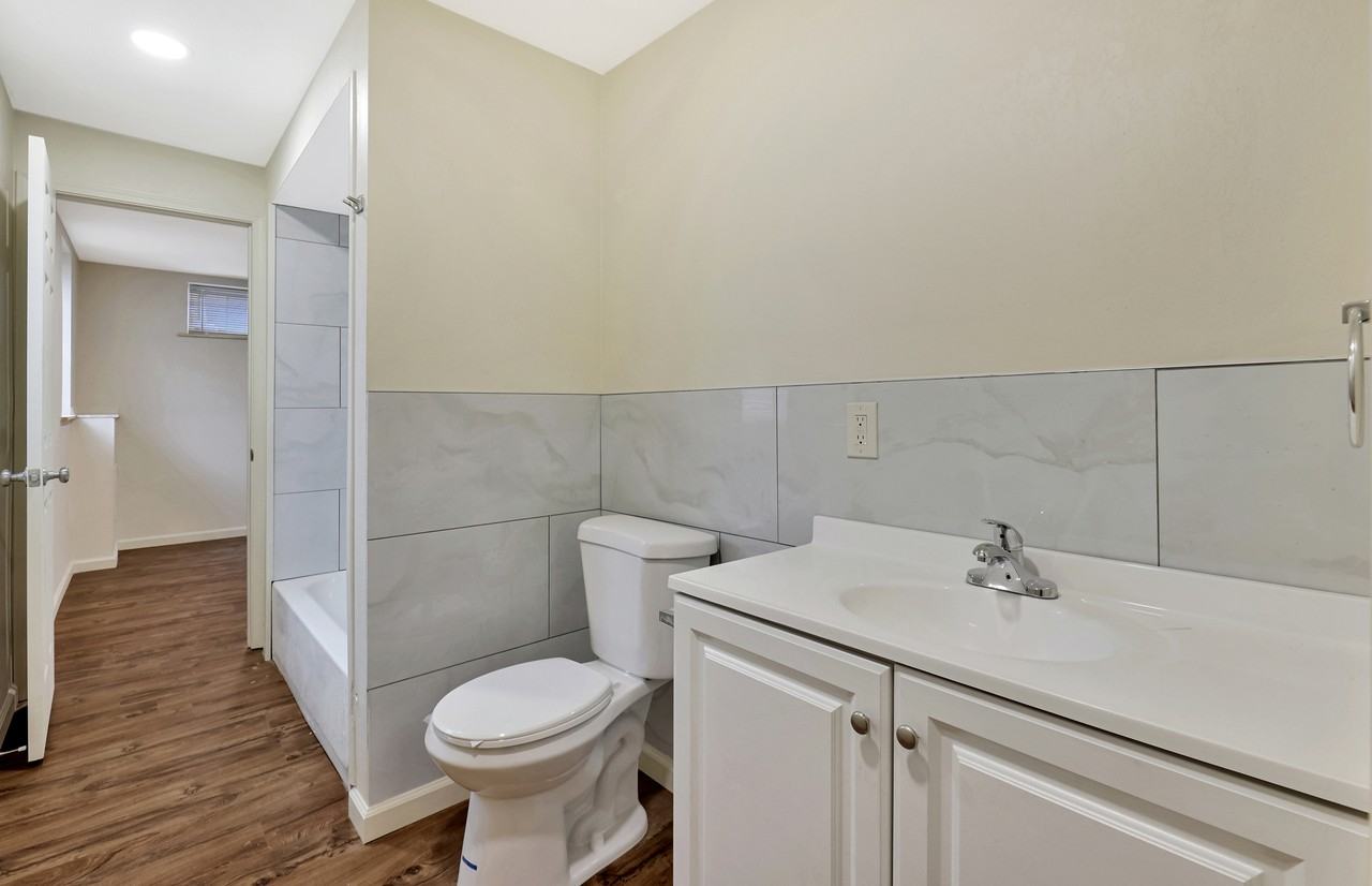 311 N 9th St #1 - Photo 4 of 13