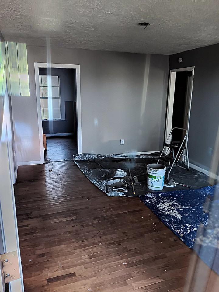 1307 W Poplar Ave #1 - Photo 3 of 10