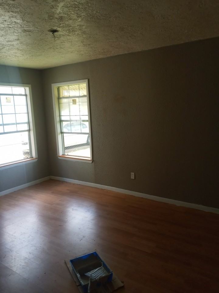 1307 W Poplar Ave #1 - Photo 7 of 10