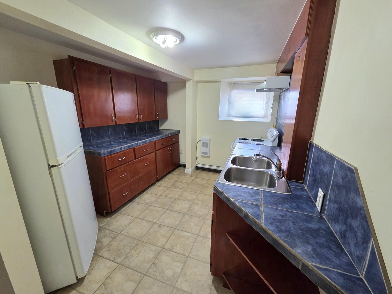 293 Princess St #5 - Photo 3 of 17