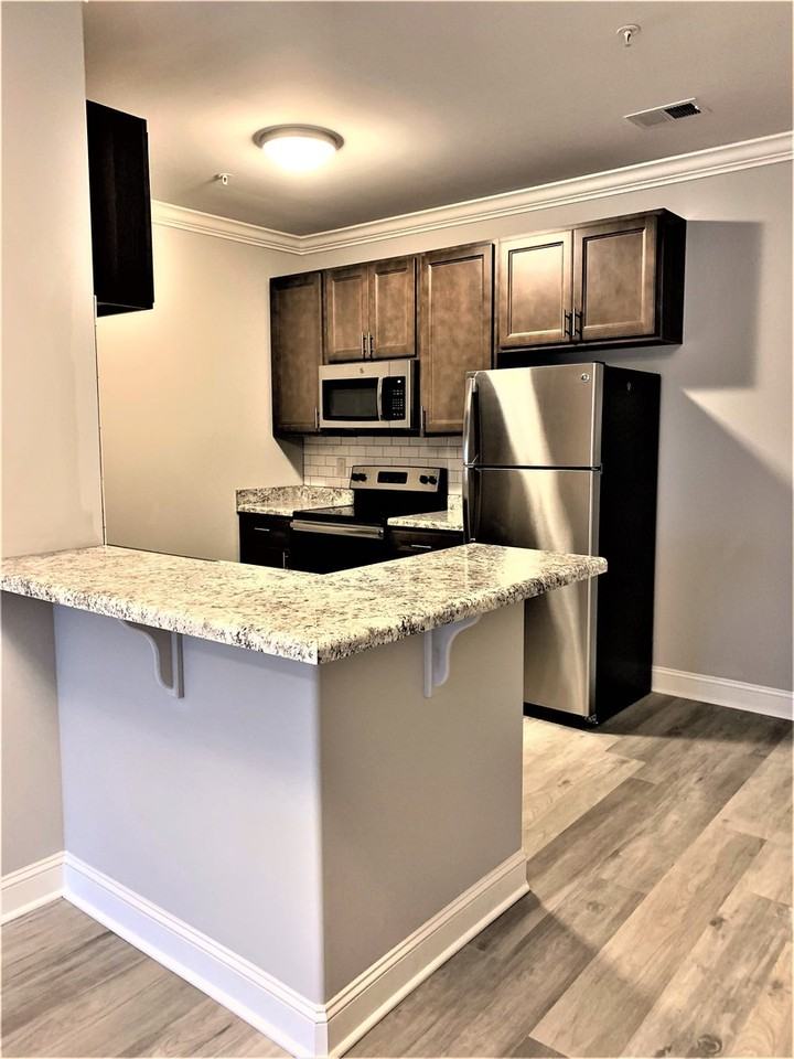 Greenwood Flats - Photo 4 of 50