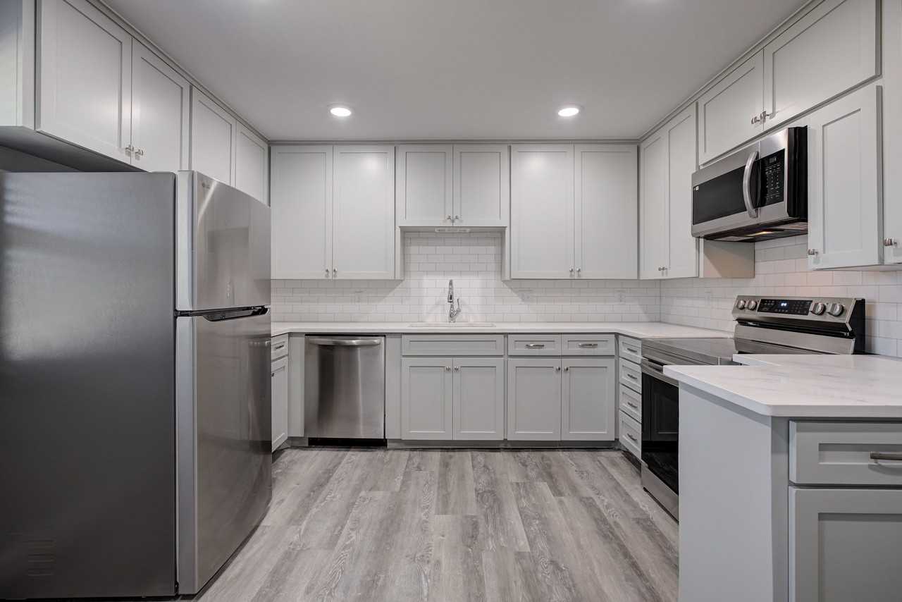 1219 Leslie Ln #1 - Photo 6 of 24