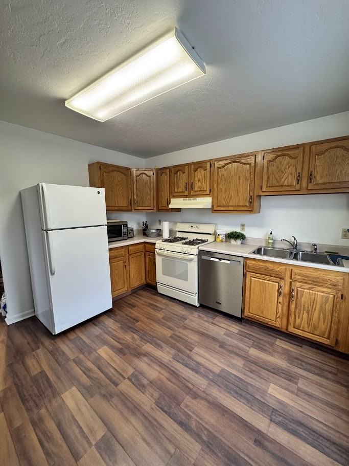 54 Price Rd #B - Photo 4 of 10