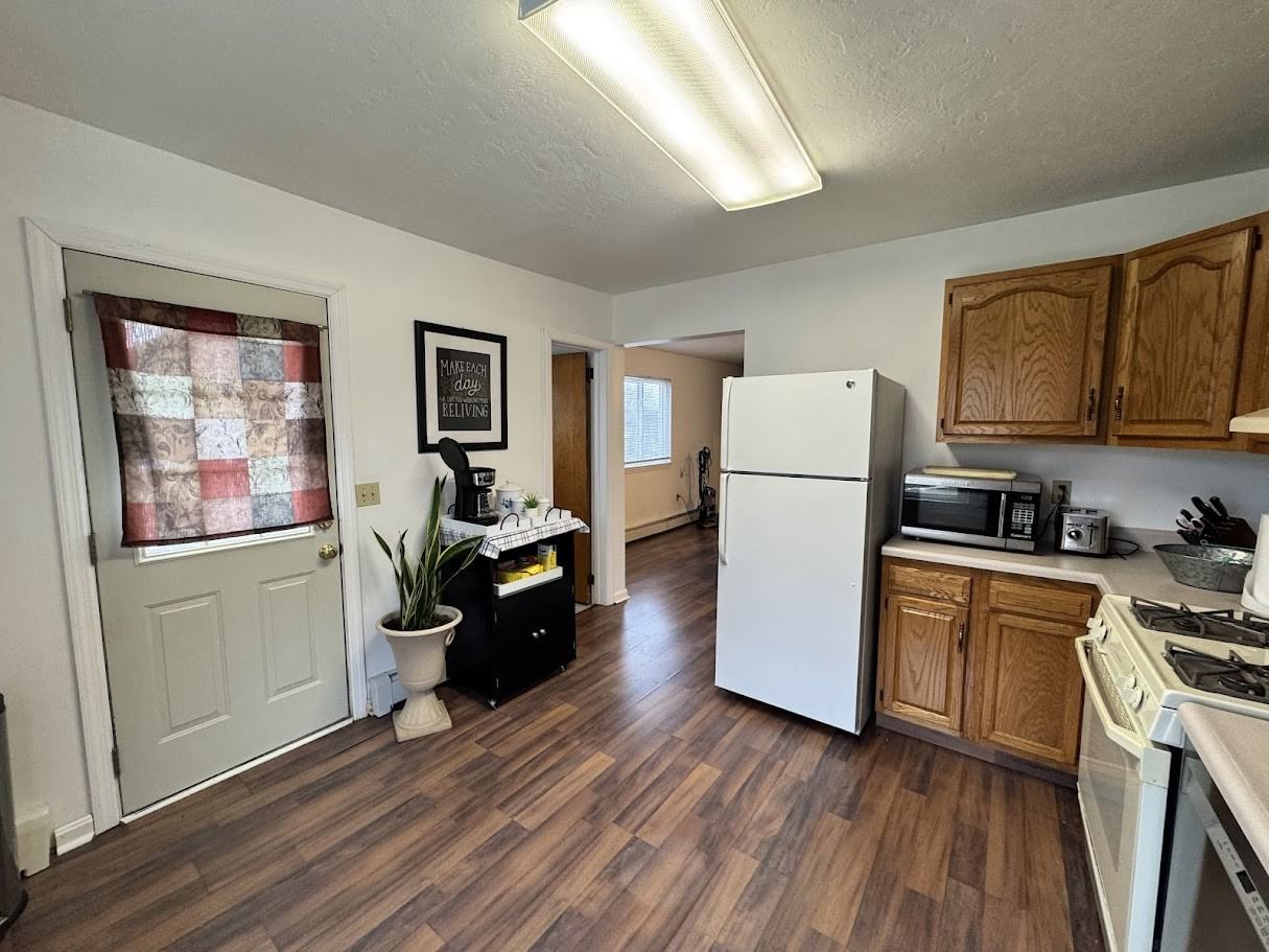 54 Price Rd #B - Photo 5 of 10