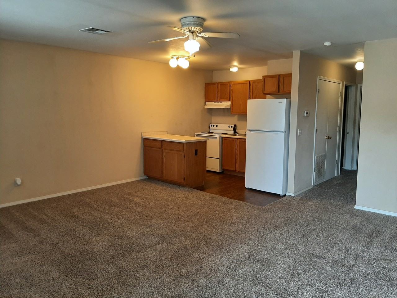 124 W Maple Ave #8 - Photo 2 of 7