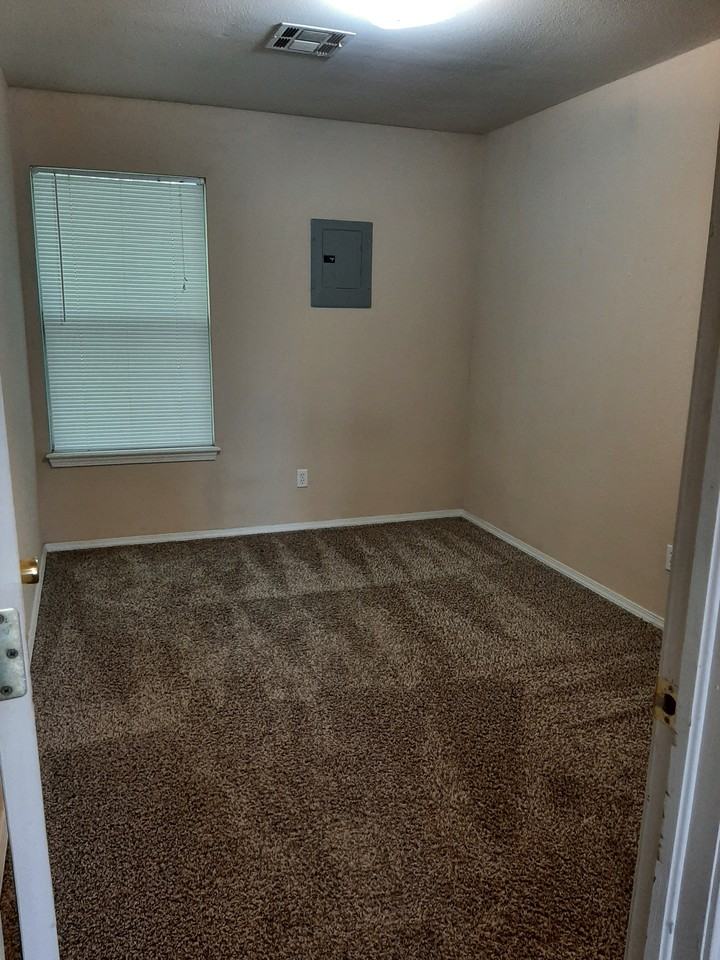 124 W Maple Ave #8 - Photo 4 of 7