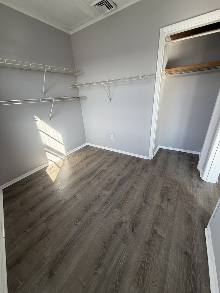 215 19th St #2 - Photo 5 of 28