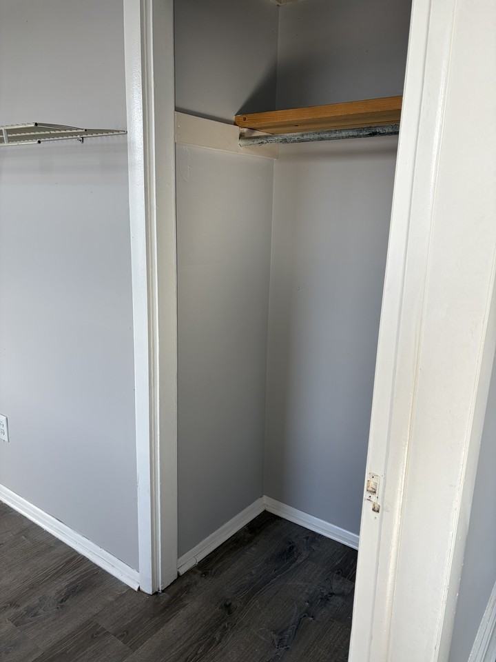 215 19th St #2 - Photo 6 of 28