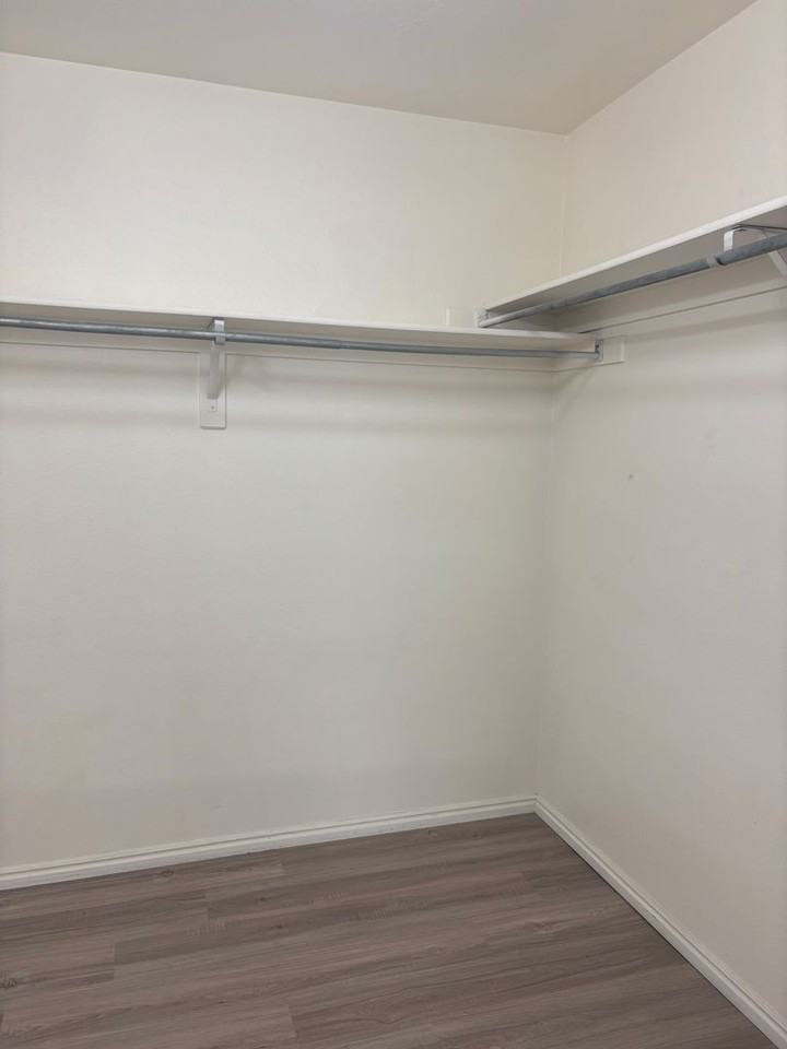 Vantana Courtyard - Photo 3 of 36